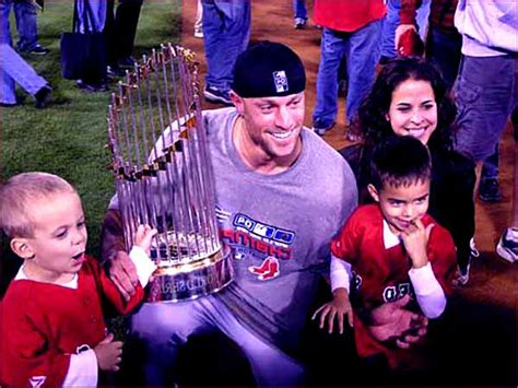 Gabe Kapler Salary, Net Worth, Wife, Married, Children, Phillies,。